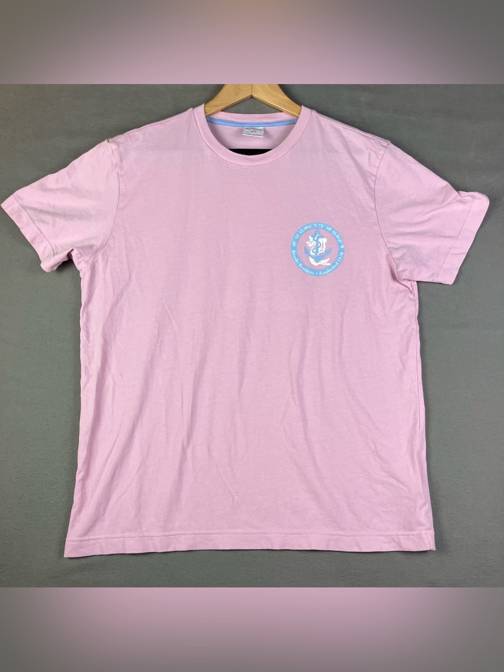 Brooks Brothers Men’s Size M Pink Graphic T Shirt Short Sleeve Nautical. In good